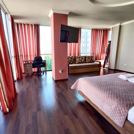 Micromegas Apartments Çernivtsi Dış mekan fotoğraf