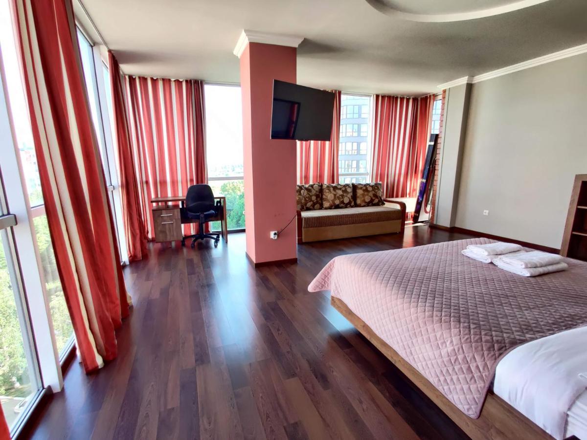 Micromegas Apartments Çernivtsi Dış mekan fotoğraf